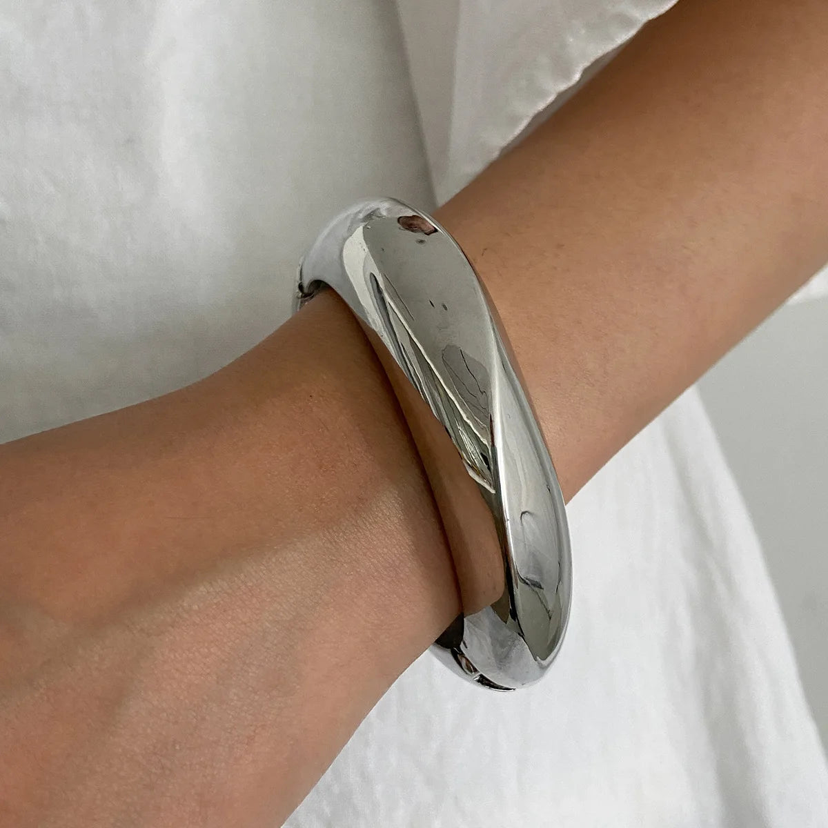 Silver Color Pink Acrylic Resin Irregular Chunky Bangles for Women Geometric Wide Hip Hop Metal Cuff Bracelet Bangle Men Jewelry