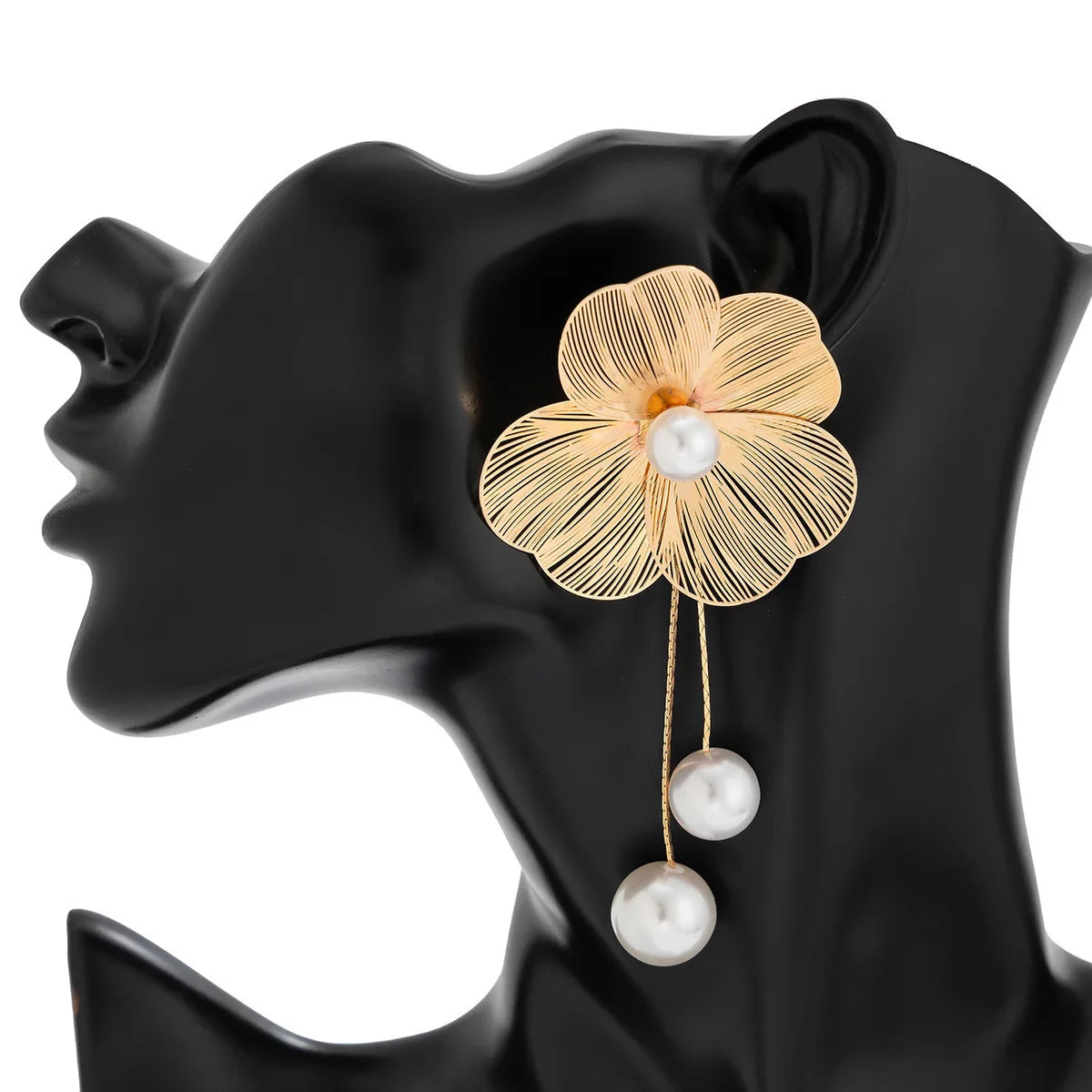 Romantic Flower Petal Long Tassel Drop Earrings for Women 2025 Trend Imitation Pearl Hanging Piercing Earrings Wed Jewelry Gift