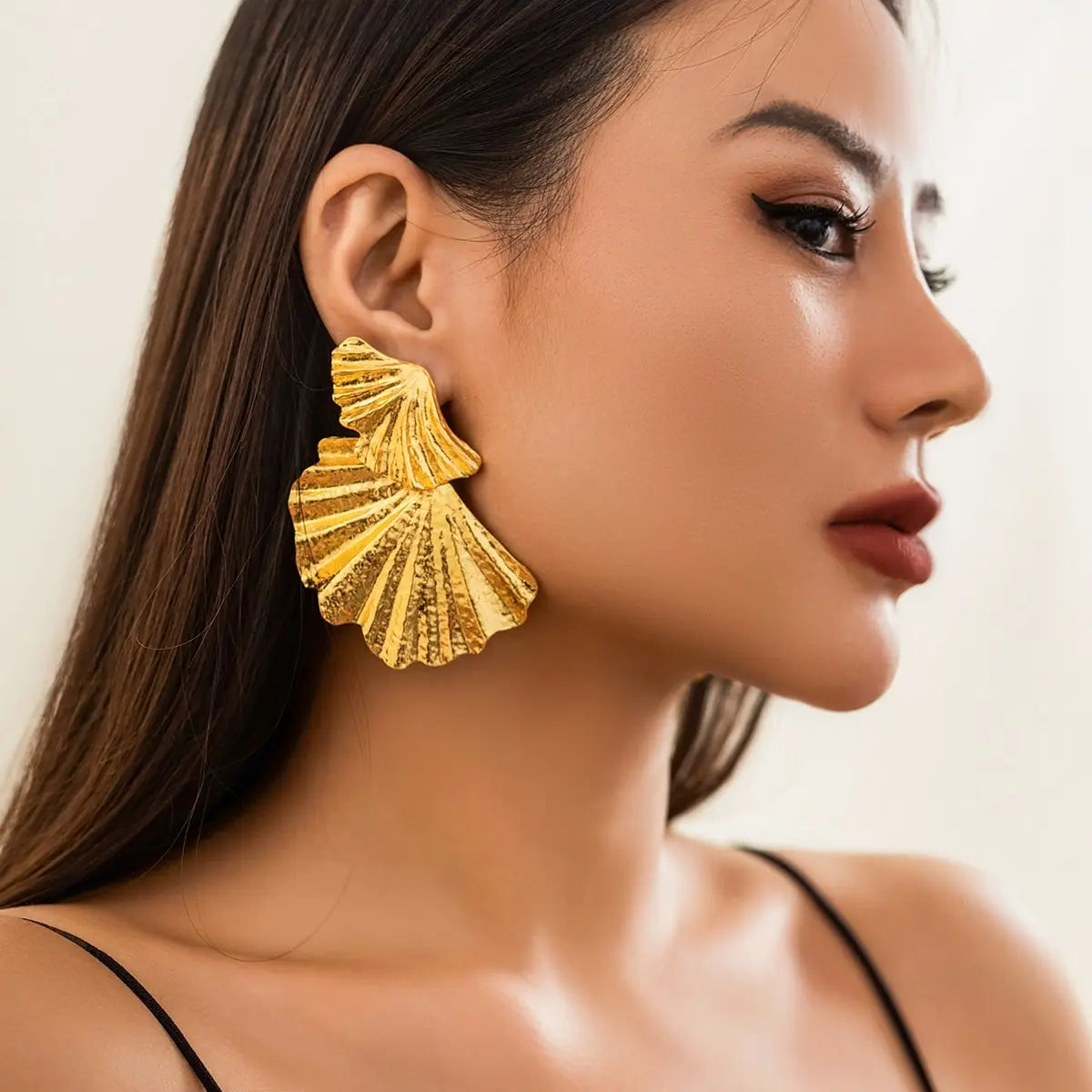 Trendy Classic Ginkgo Leaf Pendant Earrings for Women Exaggerate Irregular Big Dangle Earrings Banquet Party Jewelry Accessories