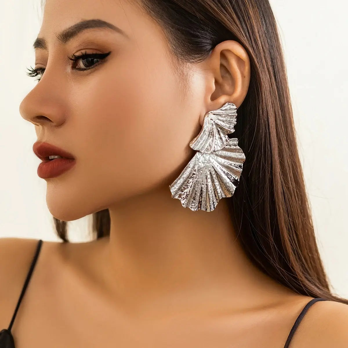 Trendy Classic Ginkgo Leaf Pendant Earrings for Women Exaggerate Irregular Big Dangle Earrings Banquet Party Jewelry Accessories