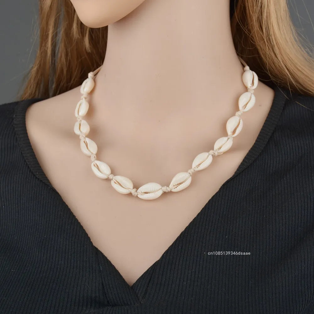 1pc Boho Beach Bohemian Shell Choker Necklaces for Women Girls Summer Fashion Minimalist Jewelry Chained Shell Pendants