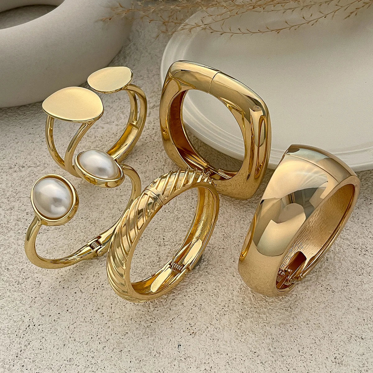 Ingemark Exaggerated Punk Smooth Heavy Metal Chunky Spring Bangles Women Hip Hop Gold Color Arm Bracelet Steampunk Men Jewelry