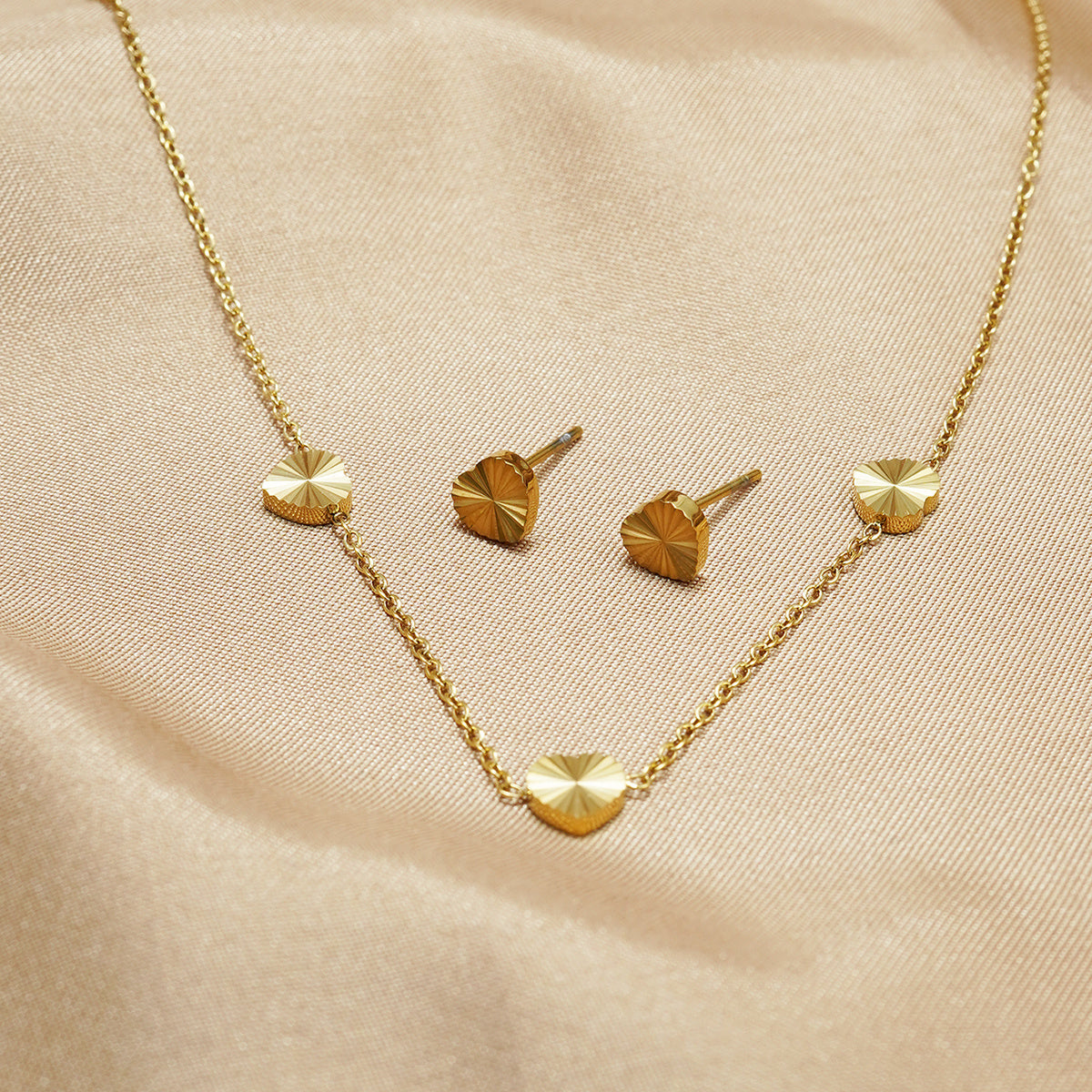 18K Gold Plated Heart Necklace & Earring Set