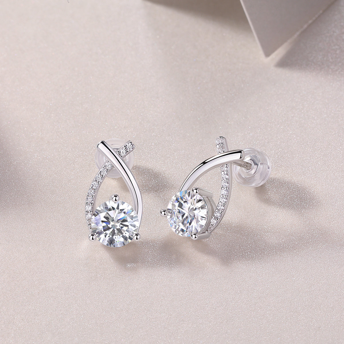 1-carat Moissanite Diamond Stud Earrings