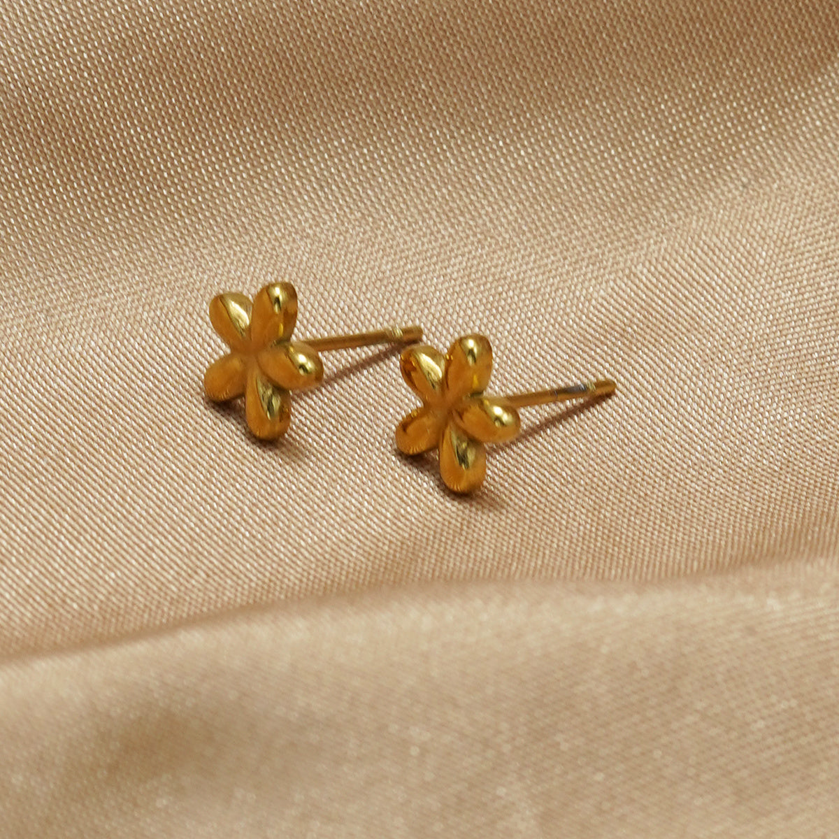 18K Gold Plated Stainless Steel Flower Pendant Necklace And Earrings Set For Women