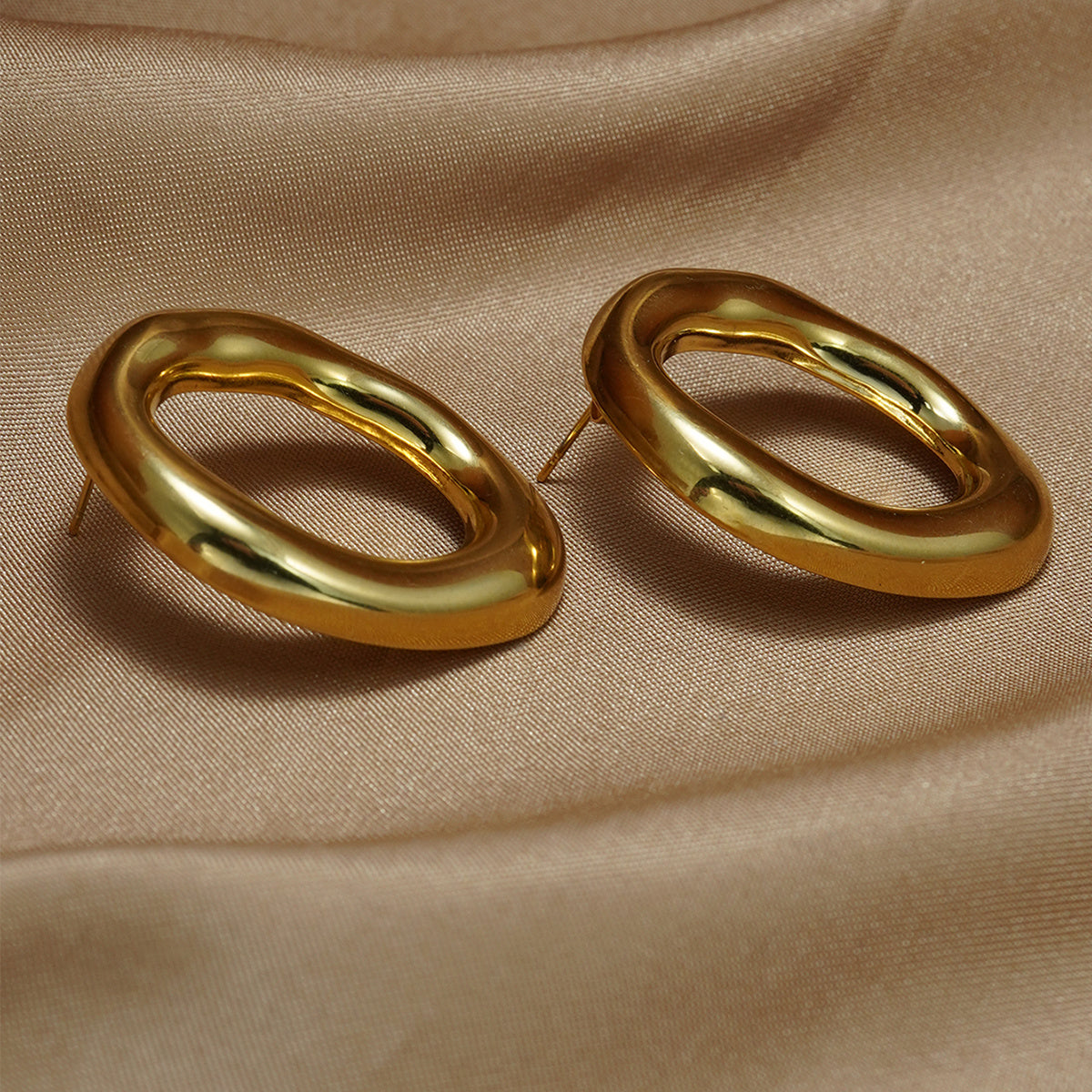 Lxalry 18K Gold Plated Stainless Steel Oval Pendant Jewelry Set