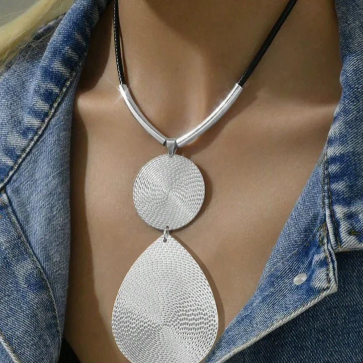 Creative Unique Large Round Vintage Pendant Necklace for Women Personalized Exaggerated Punk Style Jewelry Holiday Party Gift