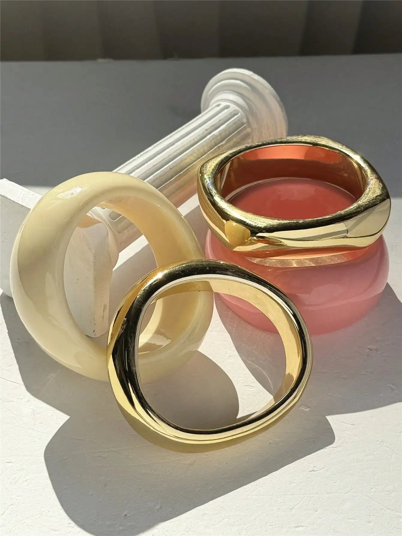 HUANZHI Thick Asymmetrical Geometric Wide Bracelet Beige Pink Fashion Jewelry Cuff For Women Suitable For Stacking Wear