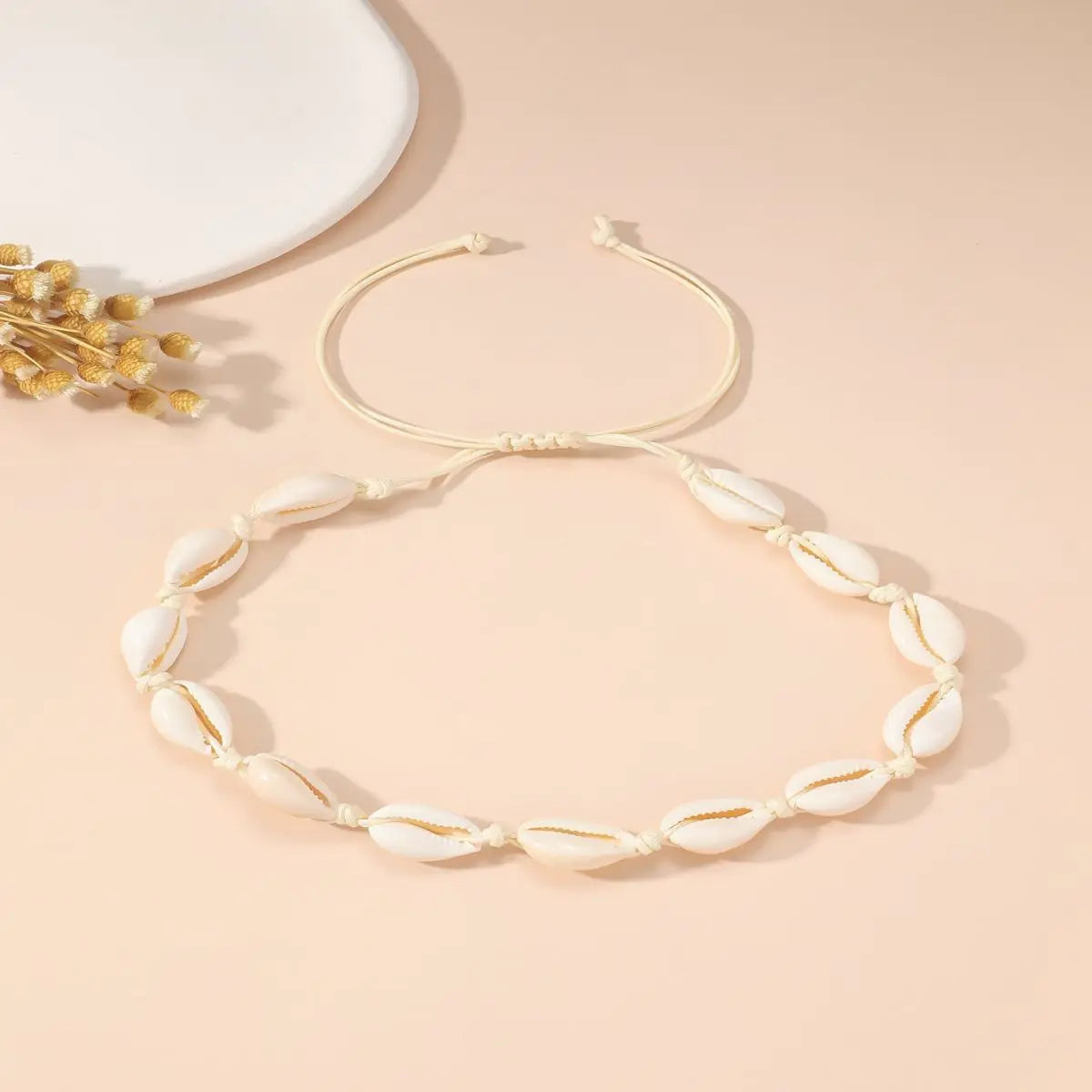 1pc Boho Beach Bohemian Shell Choker Necklaces for Women Girls Summer Fashion Minimalist Jewelry Chained Shell Pendants