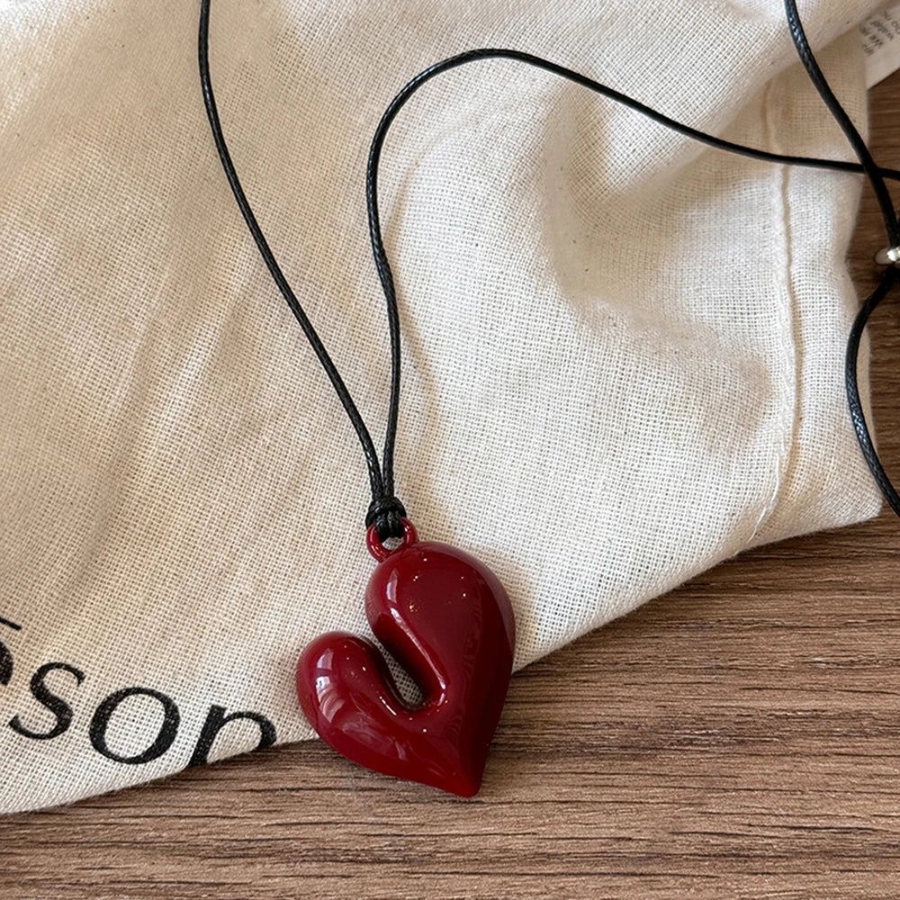 Red Heart Pendant Necklace vintage 80s Aesthetic Love inspired choker New Fashion Romantic Heart Necklace For Women