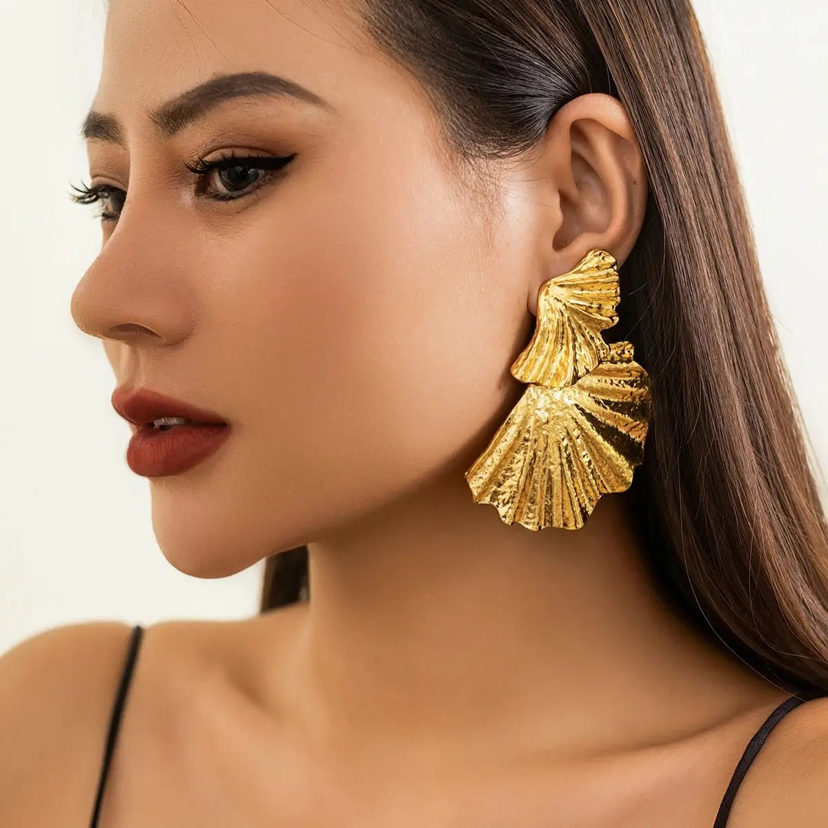 Trendy Classic Ginkgo Leaf Pendant Earrings for Women Exaggerate Irregular Big Dangle Earrings Banquet Party Jewelry Accessories