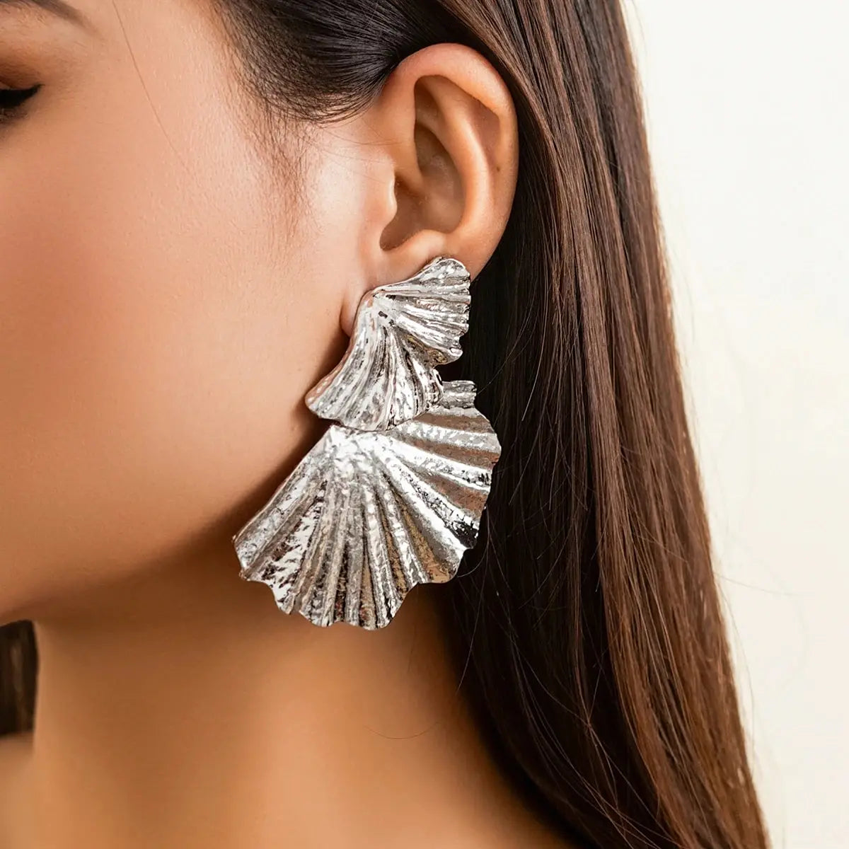 Trendy Classic Ginkgo Leaf Pendant Earrings for Women Exaggerate Irregular Big Dangle Earrings Banquet Party Jewelry Accessories