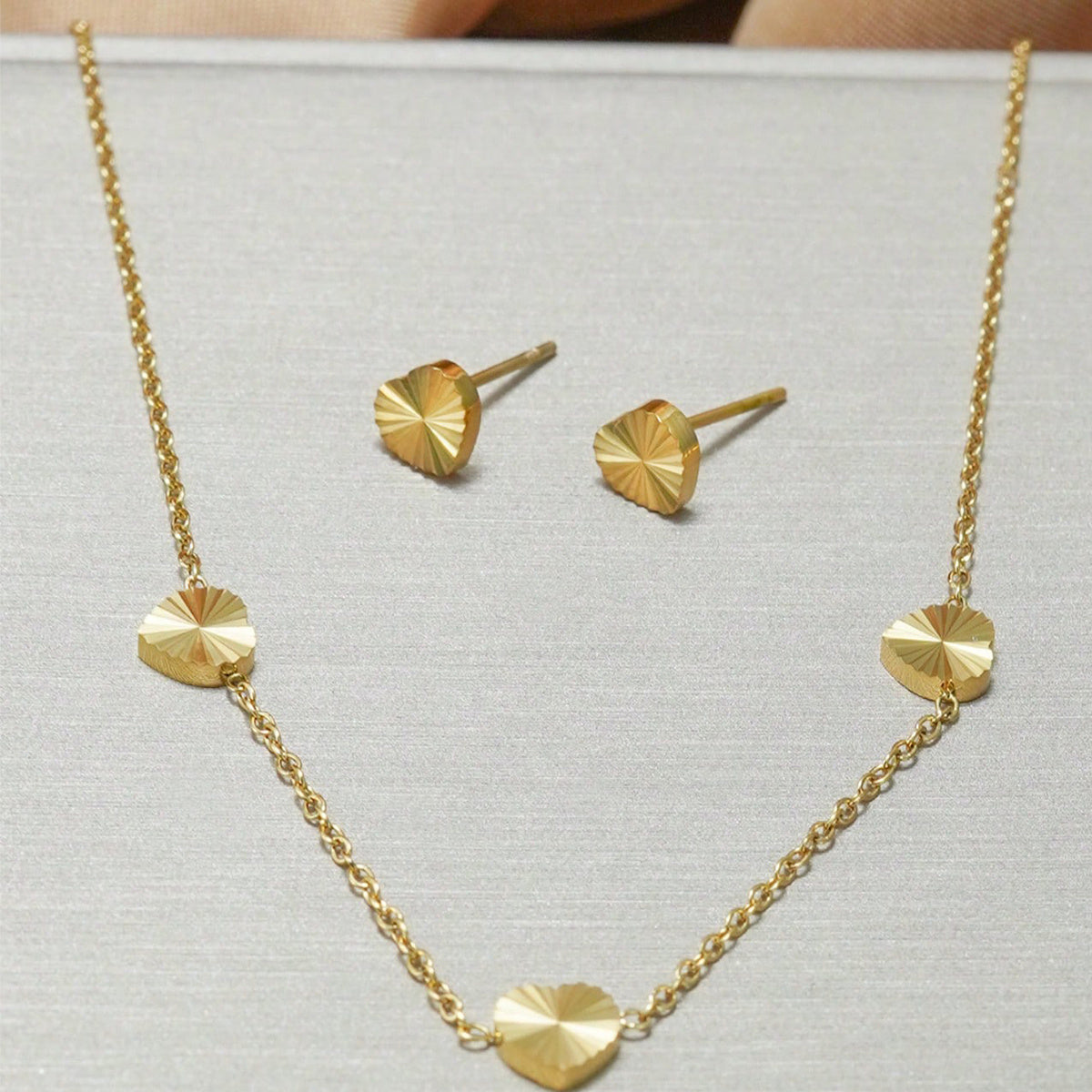 18K Gold Plated Heart Necklace & Earring Set